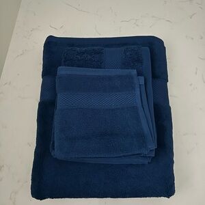 Peacock Alley Deep Blue Bath Towel Set